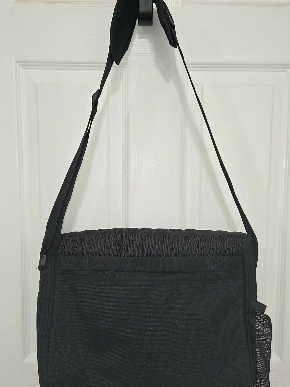 OGIO Vault Messenger Bag in Black with Pockets
